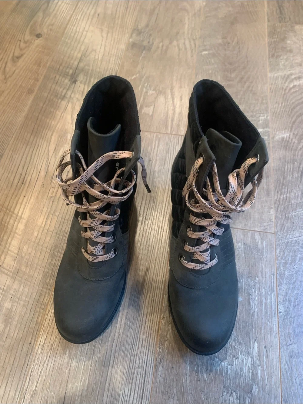 SOREL Lexie Army Green Leather Lace Up Wedge Ankle Boots Women's Size 9.5